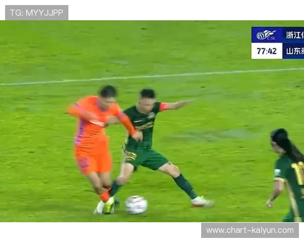 VAR频繁介入判罚点球与红牌引发激烈争议赛场公正性受质疑